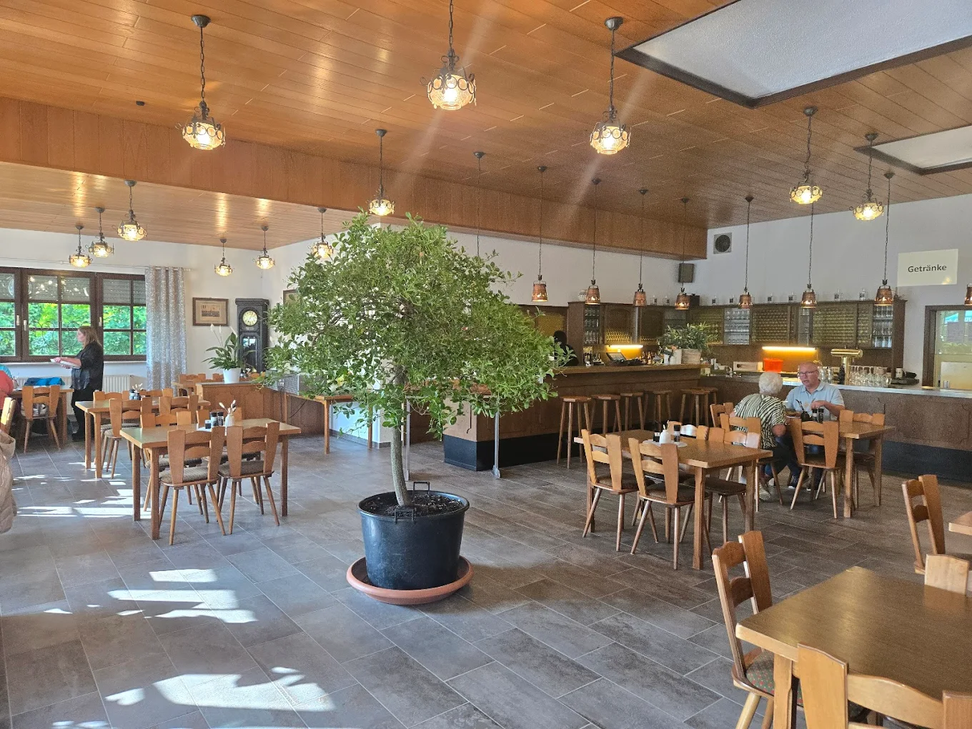 Innenraum und Barbereich